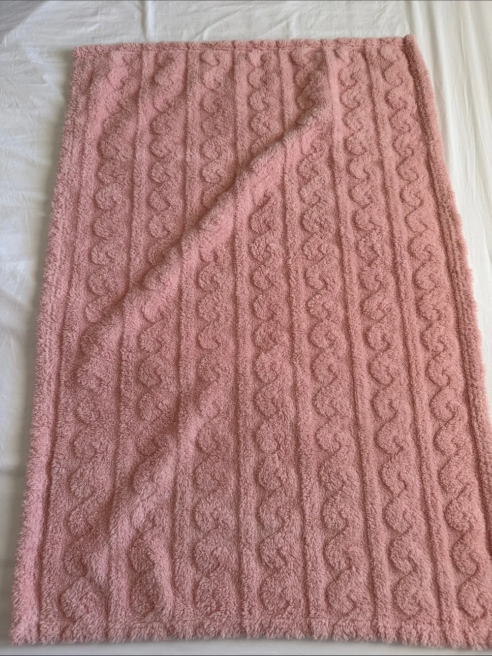 Baby textured blanket for crib